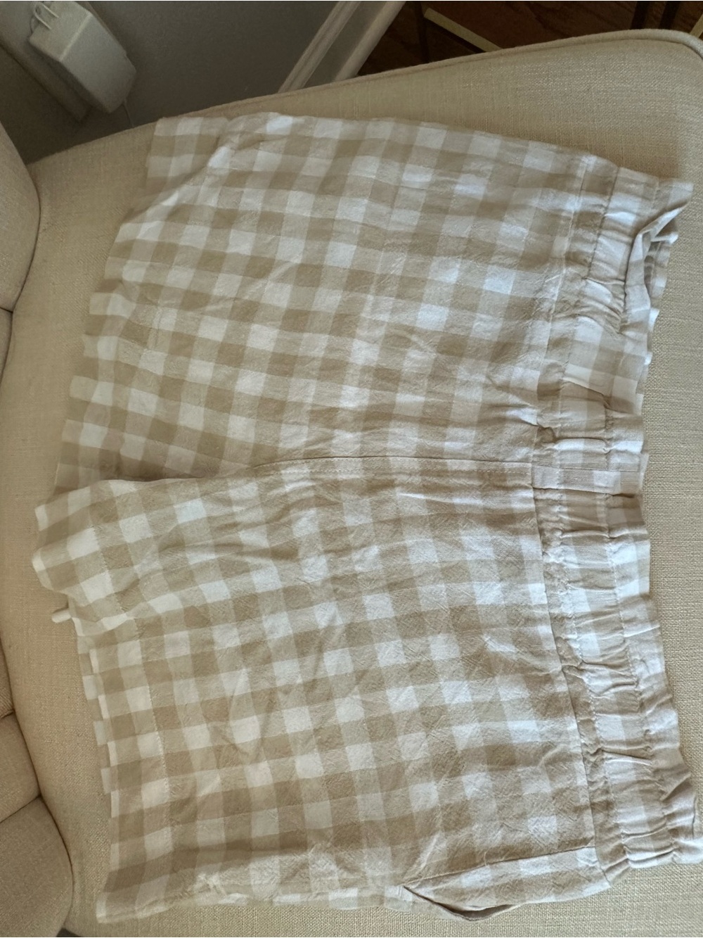 Beige & White Gingham Women's Shorts